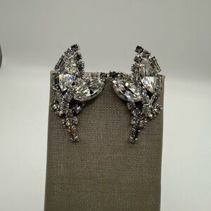 Vintage Weiss Rhinestone Clip On Earrings Silver Tone Signed